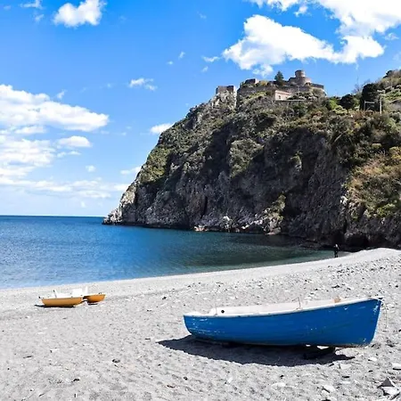 La Terrazza Dell'ulivo Semesterbostad SantʼAlessio Siculo