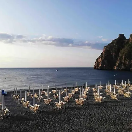 Hébergement de vacances La Terrazza Dell'ulivo SantʼAlessio Siculo