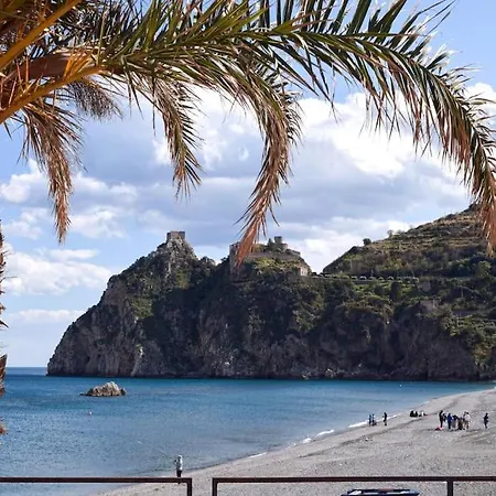 펜션 La Terrazza Dell'ulivo SantʼAlessio Siculo
