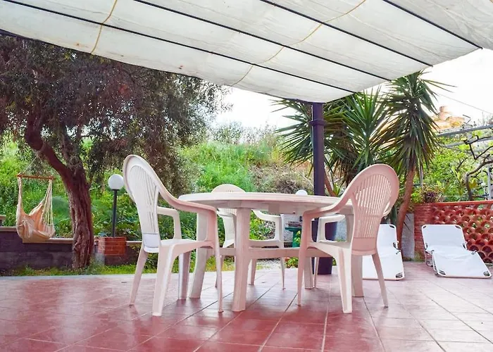 La Terrazza Dell'ulivo SantʼAlessio Siculo